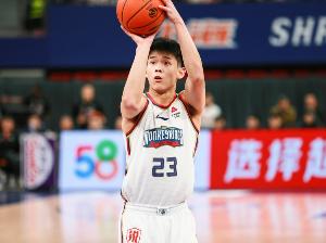 攻击欲望很强！林葳半场出手14次拿下14分1板1助2断
