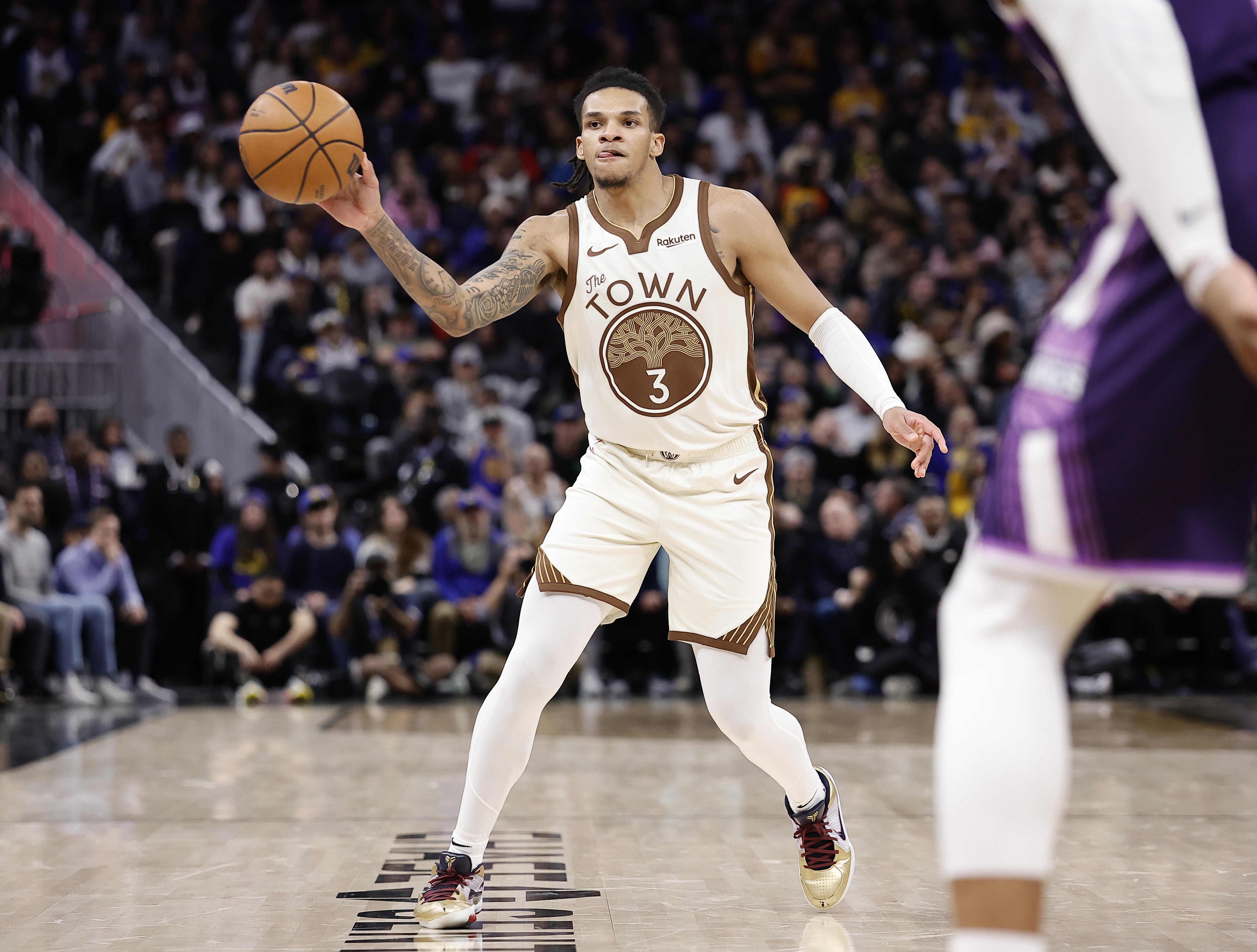 宝盈入口-差太多了！勇士上半场三分31中13&amp;命中率42% 开拓者三分18中3